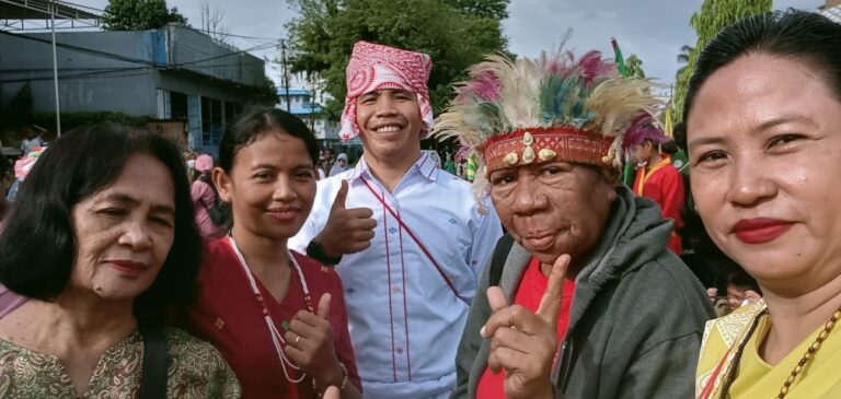SMKS YPK Imanuel Sorong Meriahkan Karnaval Budaya HUT RI ke-80 di Papua Barat Daya