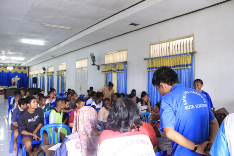 Skrining Kesehatan, Pembinaan Sekolah Sehat, dan Pemberian Tablet Fe untuk Remaja Putri : Upaya Mewujudkan Generasi Sehat dan Cerdas