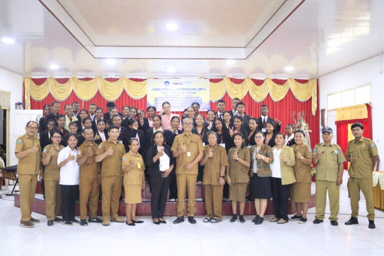 Pelaksanaan Uji Kompetensi Keahlian (UKK) SMKS YPK Imanuel Sorong resmi dibuka oleh Pengawas SMK Dinas Pendidikan Kota Sorong