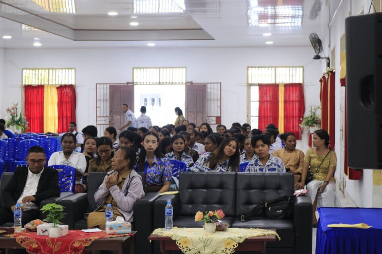 Ibadah Syukur Kelulusan SMKS YPK Imanuel Sorong Berlangsung Khidmat
